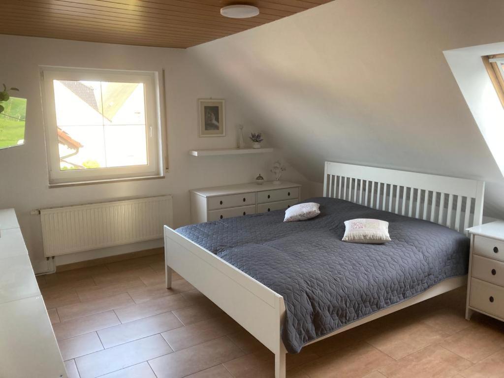 Gaestezimmer Zum Waldsachsener Grund Appartement Meerane Buitenkant foto